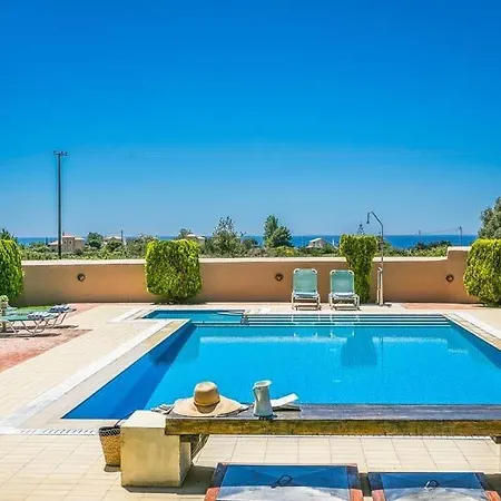 Fokata Sleeps 4 Pool Air Con Wifi 스보로나타